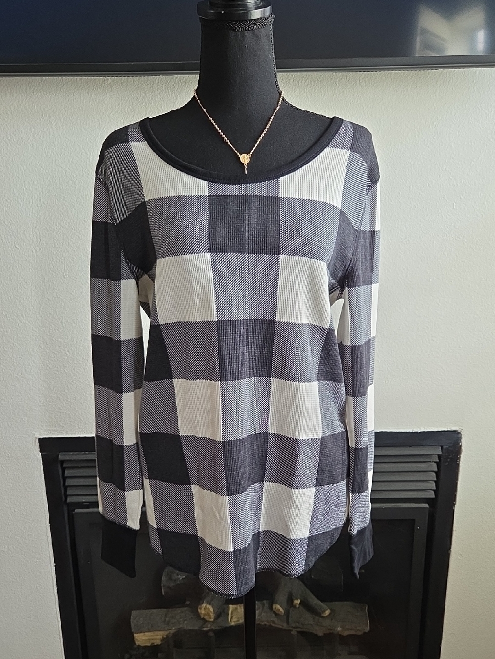 Old Navy Black and White Buffalo Plaid  Night Shirt
